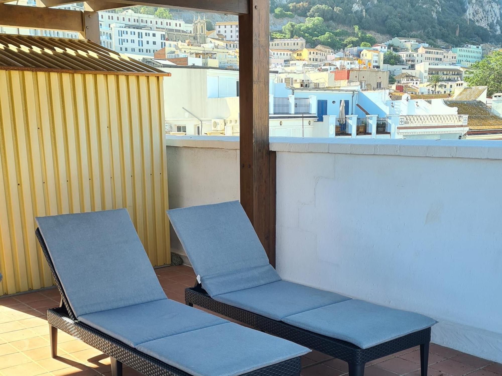 Апартаменты Gibraltar Town Centre Flat With Roof Terrace Экстерьер фото